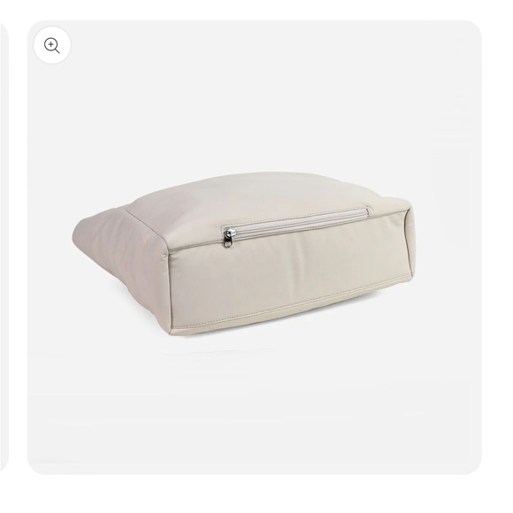 Good Totes Nylon-Cream Go-Getter Laptop Tote (Medium) - Picture 4 of 7